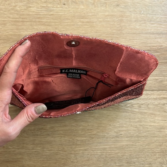 NEW WITH TAGS Designer clutch - Picture 4 of 8